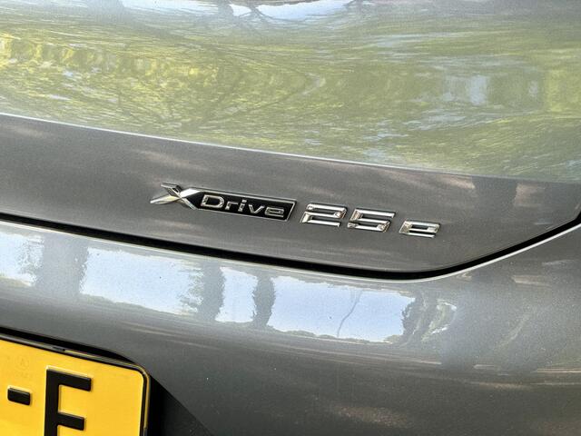 BMW X2 xDrive25e High Executive | Leder | Sportstoelen | Navi | Connected | Head up | Stoelverwarming | DAB