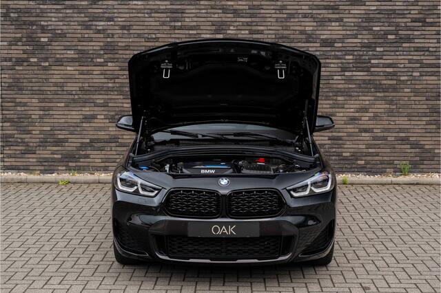 BMW X2 xDrive25e Aut. | M-Sport | Navi | Panorama | Leder | Camera | 19"LM | Saphire Zwart