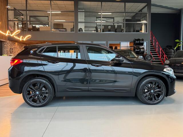 BMW X2 sDrive18i High Exe. aut. Pano HUD stoelverw.