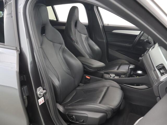 BMW X2 xDrive25e High Executive | M-Pakket | Panoramadak | Sportstoelen | HUD | M-Sportstoelen Elektrisch verstelbaar + Geheugen | Camera | Navigatie | DAB | Stoelverwarming | Ele. kofferdeksel |