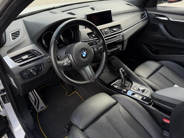 BMW X2 sDrive20i High Executive / Automaat / 19'' LM / Camera / Trekhaak (1.800KG) / M pakket /