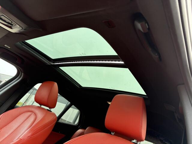 BMW X2 sDrive20i High Executive | Panodak | Leer | Trekhaak | Automaat