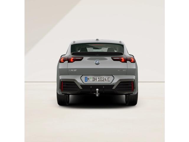 BMW X2 iX2 eDrive20 M-Sport - Pano - Trekhaak - Memoryzetel - Stuurwiel Verwarmd