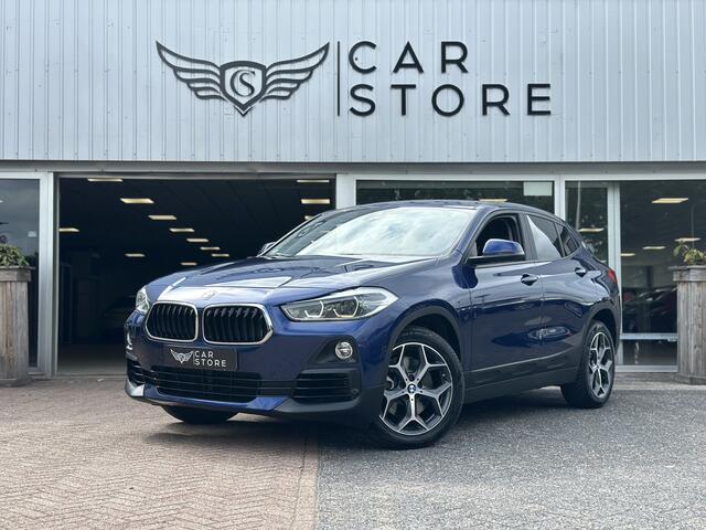BMW X2 sDrive20i High Executive Edition |CAMERA|CLIMA|SFEERVERL.|LM VELGEN 18''|LED|CRUISE|STOEL VWM