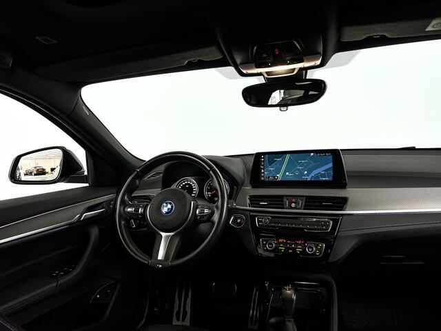 BMW X2 xDrive25e High Executive | Panoramadak | Parkeercamera | Head-up display | Stoelverwarming | Cruise control