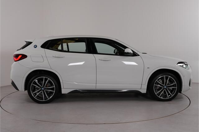 BMW X2 xDrive25e High Executive | M-Sport | Trekhaak | Head-up | Cruise adaptief | Camera | Stl. verw. |