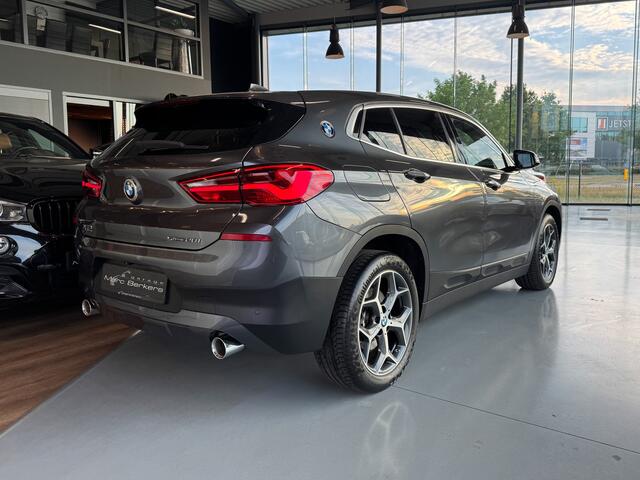 BMW X2 sDrive20i High Executive Pano 18" camera