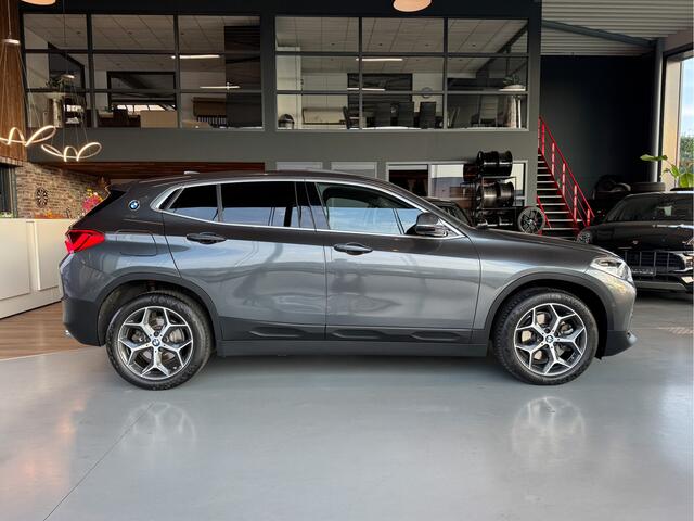 BMW X2 sDrive20i High Executive Pano 18" camera