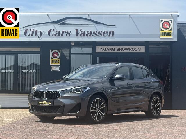 BMW X2 xDrive25e automaat full options M sport pakket panoramadak navi camera climate ctr cruise ctr pdc v/a leder led dealer onderhouden
