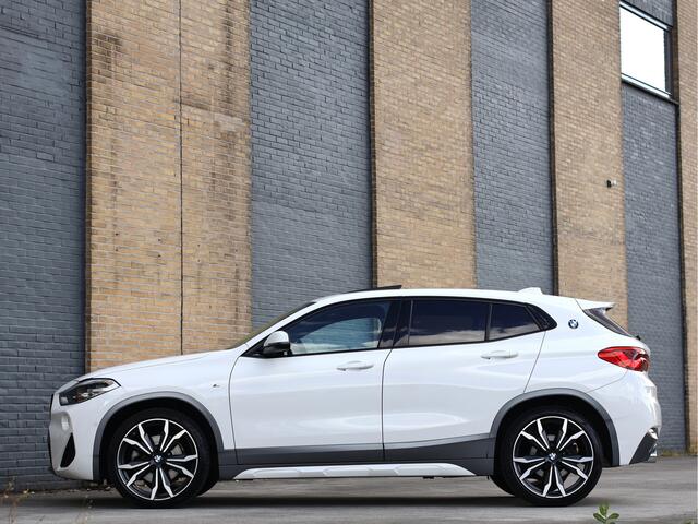 BMW X2 sDrive20i M Sport X Pano | HUD | 20" M | Trekhaak | NL Auto | Leder