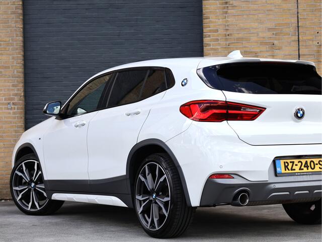 BMW X2 sDrive20i M Sport X Pano | HUD | 20" M | Trekhaak | NL Auto | Leder