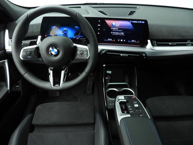 BMW X2 sDrive20i M-Sportpakket Pro / Panoramadak / Trekhaak / Harman-Kardon / Driving assist plus / Alu wielen 20 inch
