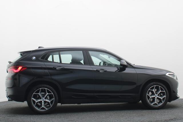 BMW X2 xDrive20i High Executive LED, Camera, Trekhaak, Navigatie, Climate, 18"
