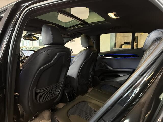 BMW X2 M35iA 306PK xDRIVE M-SPORT LEDER/NAVI/HEAD-UP/PANORAMADAK