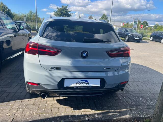 BMW X2 xDrive25e M Sport Panoramadak 19 Inch Achteruitrijcamera Carplay DAB Stuurwielverwarming Harman-Kardon Sound-systeem