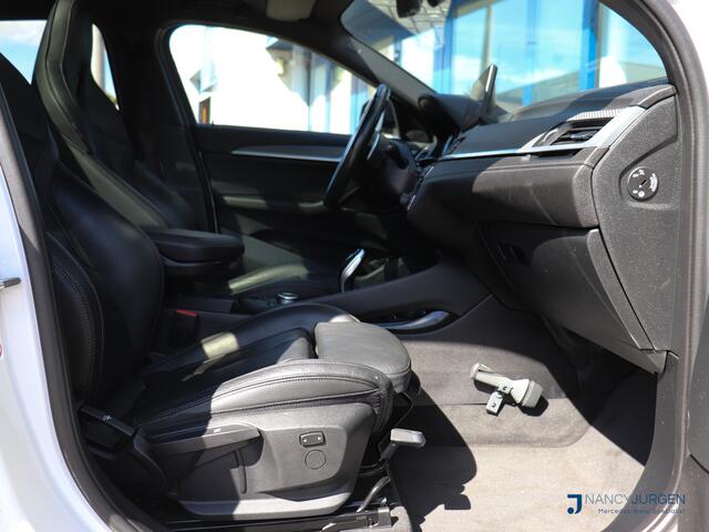 BMW X2 sDrive20i High Executive Edition | M-Pakket | Cruise Control met Remfunctie | Pano | Stoelverwarming | Leer | Elek. Kofferklep | Draadloos Opladen | Privacy Glas | Navi | HiFi-Audio | LED | DAB | Performance Control | M Sport-Chassis