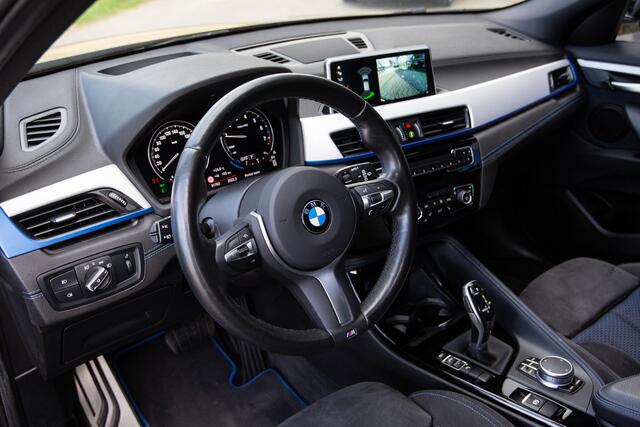BMW X2 sDrive20i High Executive M-Sport , Panoramadak, Head-up display, Memory, Head-up display,
