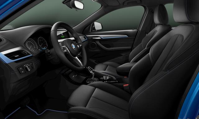 BMW X2 2.0i xDrive | M-Sport | Navigatie | Panorama | Leder | Memory | PDC | 19"LM | NL Auto | Misano Blau