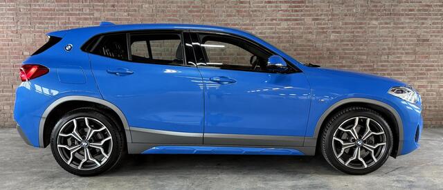 BMW X2 sDrive18i High Executive M-Sport / Leder / Navi / Camera / ALLSEASON