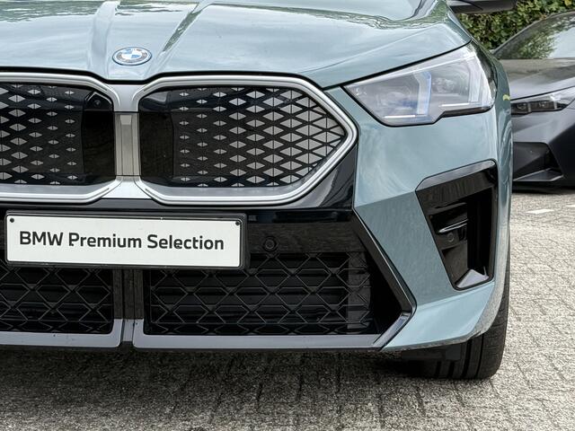 BMW X2 iX2 xDrive30 | M-Sport | 20'' | Driv. Ass. Plus | Head-Up | Stoelverw.