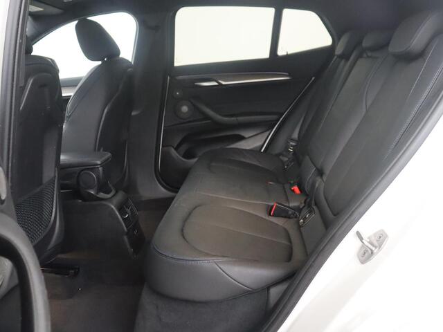 BMW X2 xDrive25e High Executive | Pano-Dak | Stoelverwarming | LED | Navigatie |