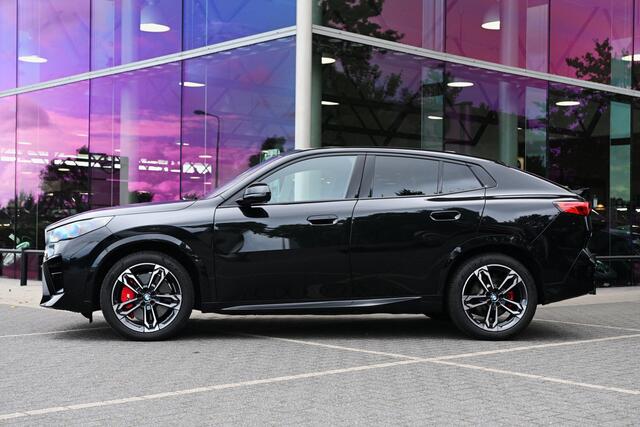 BMW X2 iX2 eDrive20 M Sport / Sportstoelen / Comfort Access / Achteruitrijcamera / Adaptieve LED / Stoelverwarming