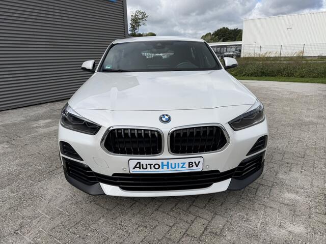 BMW X2 xDrive25e Executive xLine Leder Stoelverwarming Head-Up Display LED Harman-Kardon PDC 18 Inch Garantie t/m 14-05-2028