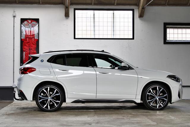 BMW X2 sDrive20i High Executive Edition M Sport | 20" | Apple Car Play | Panoramadak | Dealer onderhouden