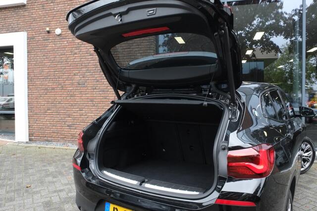 BMW X2 sDrive 18i Advantage Plus | Trekhaak | Navigatie