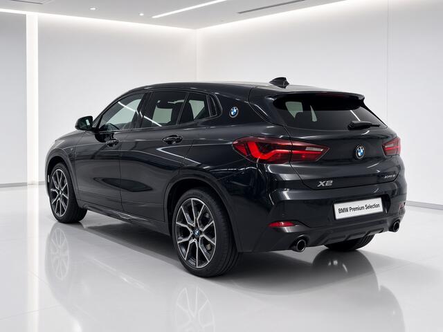 BMW X2 xDrive25e M-Sport X| Leder | M-Stoelen | 19" | Stoelverwarming | Privacy Glass