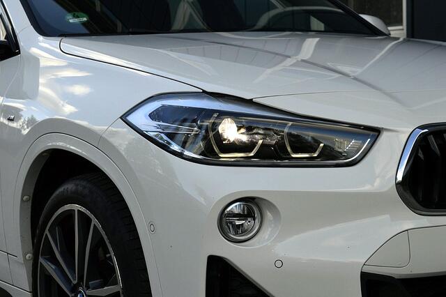 BMW X2 sDrive20i M-Sport Rijklaarprijs-Garantie Panorama dak Leder Led Camera Trekhaak Navigatie