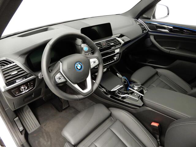 BMW X3 iX3 High Executive 80 kWh LED / Leder / HUD / Trekhaak / Schuifdak / Sportstoelen / DAB / Harman-kardon sound / Alu 20 inch