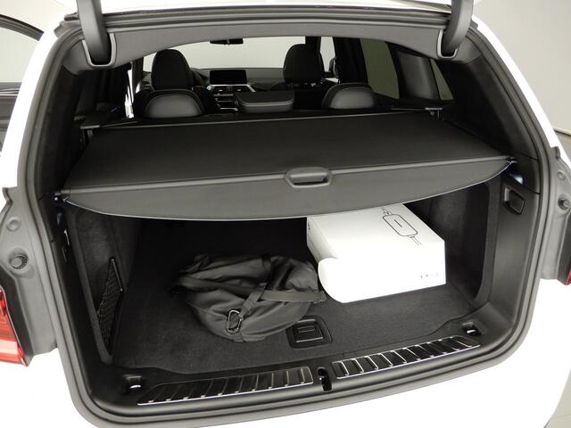 BMW X3 iX3 High Executive 80 kWh LED / Leder / HUD / Trekhaak / Schuifdak / Sportstoelen / DAB / Harman-kardon sound / Alu 20 inch