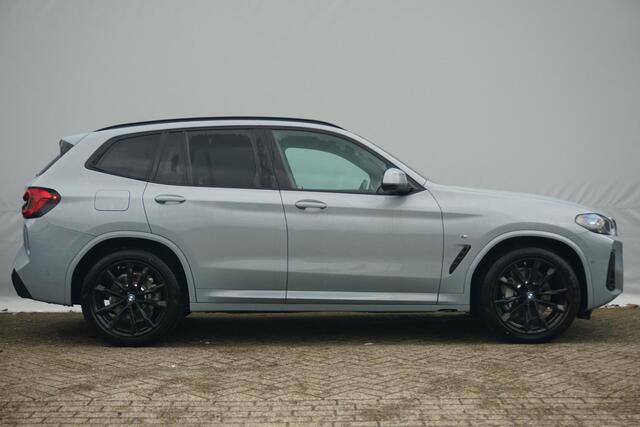 BMW X3 xDrive30i High Executive M Sport Harman Kardon / Panorama Dak / Trekhaak / Comfort Acces / Stoel- en Stuurverwarming