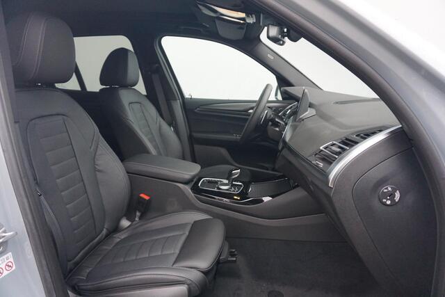 BMW X3 xDrive30i High Executive M Sport Harman Kardon / Panorama Dak / Trekhaak / Comfort Acces / Stoel- en Stuurverwarming