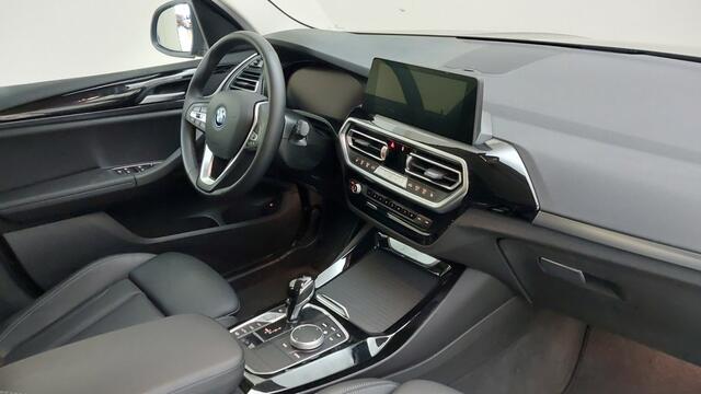 BMW X3 xDrive30e | 2023 | Camera | Stoelverwarming | Zomer+Winterset