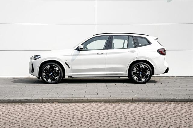 BMW X3 iX3 High Executive 80 kWh | Glazen Panoramadak | Harman Kardon | Headup display | Stoelverwarming |