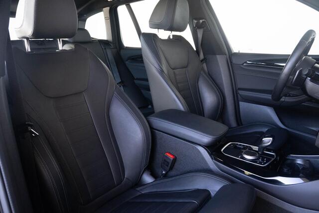 BMW X3 xDrive30e M Sportpakket | High Executive | Glazen schuif-kanteldak | 19 inch | Trekhaak