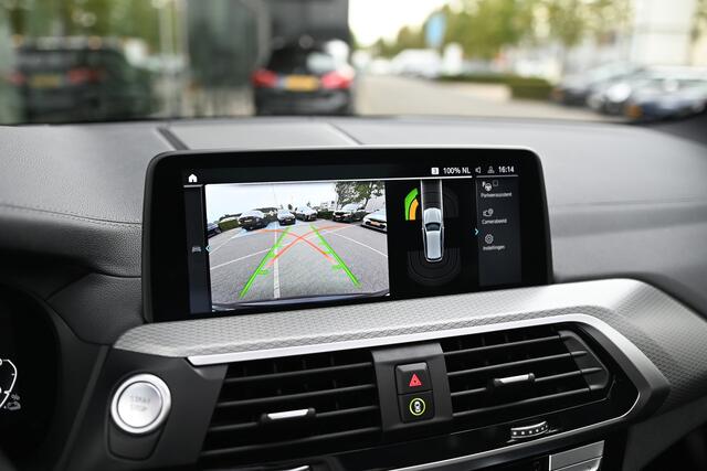 BMW X3 xDrive30e High Executive M Sport Automaat / Panoramadak / Trekhaak / Sportstoelen / Head Up / Comfort Access / HiFi / 20" LMV