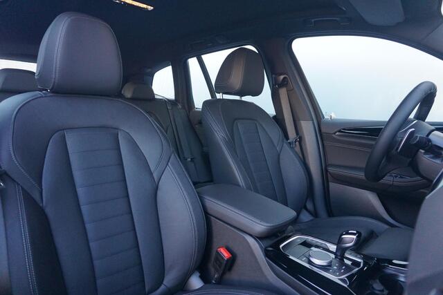 BMW X3 xDrive30e M Sport / Stoelverwarming en Ventilatie / Elektrische Stoelen / Laserlight / Hifi