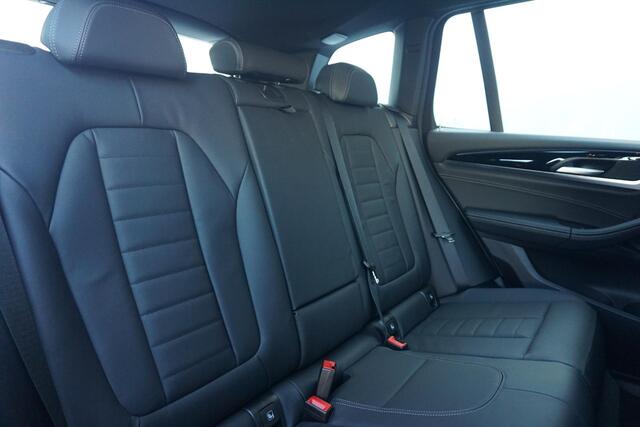 BMW X3 xDrive30e M Sport / Stoelverwarming en Ventilatie / Elektrische Stoelen / Laserlight / Hifi