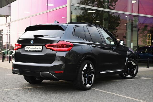 BMW X3 iX3 High Executive / Sportstoelen / Adaptieve LED / Parking Assistant Plus / Comfort Access / Head-Up / Driving Assistant Professional