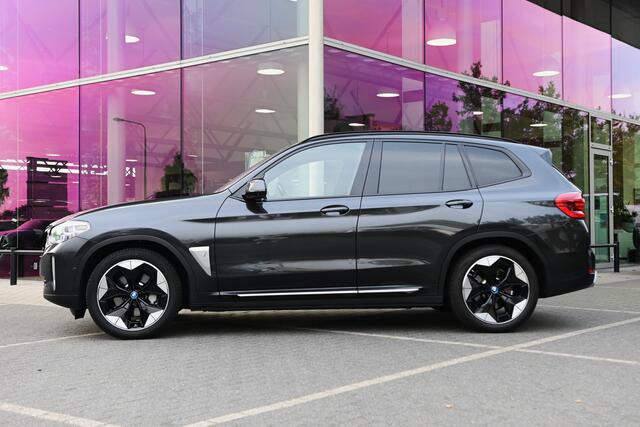 BMW X3 iX3 High Executive / Sportstoelen / Adaptieve LED / Parking Assistant Plus / Comfort Access / Head-Up / Driving Assistant Professional