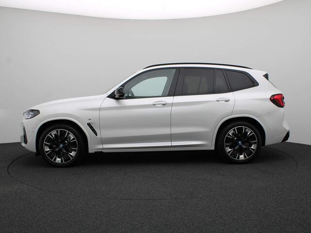 BMW X3 iX3 High Executive | Parking Pack | Safety Pack | Shadow Line Pack | Stuurwielrand Verwarmd | Trekhaak | Panoramadak | Driving Assistant Professional | Head-Up Display | Harman Kardon | 20''