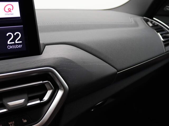 BMW X3 iX3 High Executive | Parking Pack | Safety Pack | Shadow Line Pack | Stuurwielrand Verwarmd | Trekhaak | Panoramadak | Driving Assistant Professional | Head-Up Display | Harman Kardon | 20''