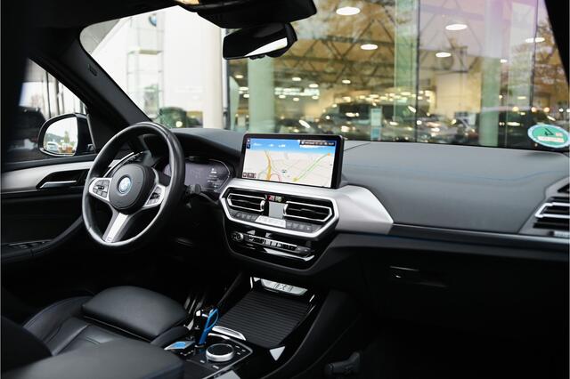BMW X3 iX3 High Executive Automaat / Sportstoelen / Stoelverwarming / Adaptief onderstel / Parking Assistant Plus / Adaptieve LED / Harman Kardon / Head-Up / Live Cockpit Professional