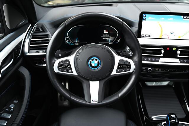 BMW X3 iX3 High Executive Automaat / Sportstoelen / Stoelverwarming / Adaptief onderstel / Parking Assistant Plus / Adaptieve LED / Harman Kardon / Head-Up / Live Cockpit Professional