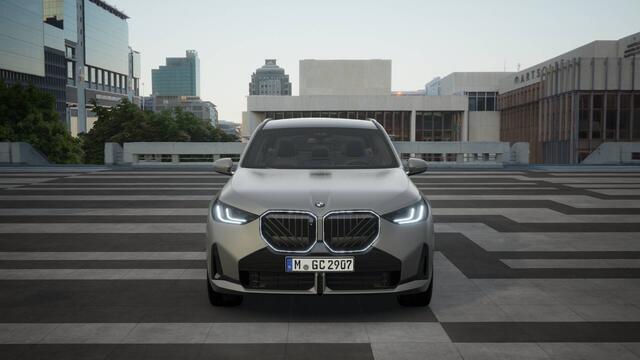 BMW X3 20 xDrive M Sport Automaat / Panoramadak / Trekhaak / Sportstoelen / Parking Assistant Plus / Adaptieve LED / Comfort Access