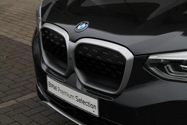 BMW X3 iX3 High Executive / Adaptieve LED / Sportstoelen / Head-Up / Parking Assistant Plus / Gesture Control / Comfort Access