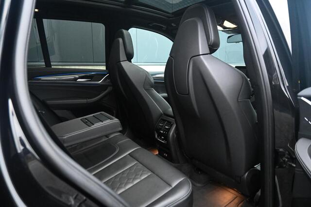 BMW X3 M *Harman Kardon / M Sport-uitlaat / Panorama / Carbon / Keyless / HUD / Surround View*